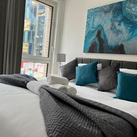 Spacious, Bright & Modern 1 & 2 Bed Apartments At Sligo House - Central Watford واتفورد المظهر الخارجي الصورة