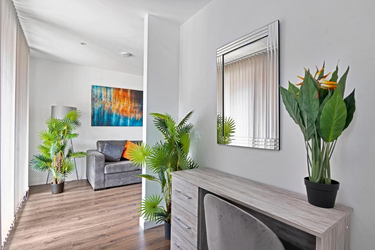 Spacious, Bright & Modern 1 & 2 Bed Apartments At Sligo House - Central Watford واتفورد المظهر الخارجي الصورة