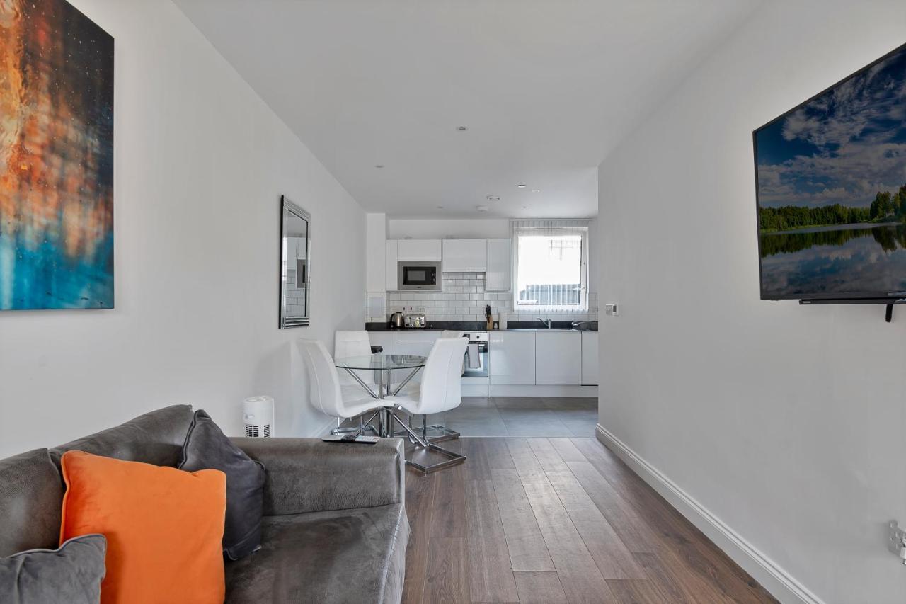 Spacious, Bright & Modern 1 & 2 Bed Apartments At Sligo House - Central Watford واتفورد المظهر الخارجي الصورة