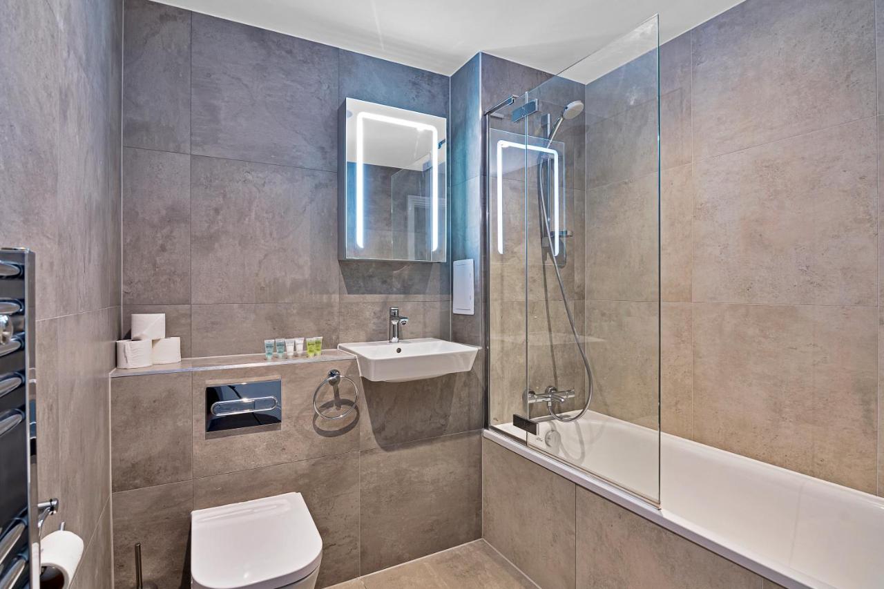 Spacious, Bright & Modern 1 & 2 Bed Apartments At Sligo House - Central Watford واتفورد المظهر الخارجي الصورة