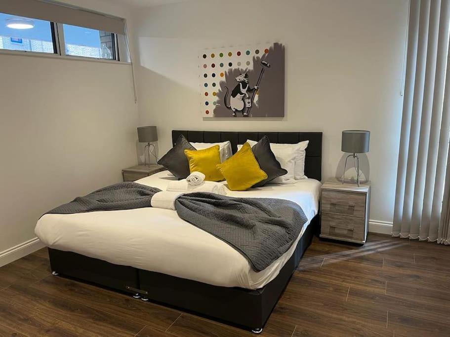 Spacious, Bright & Modern 1 & 2 Bed Apartments At Sligo House - Central Watford واتفورد المظهر الخارجي الصورة